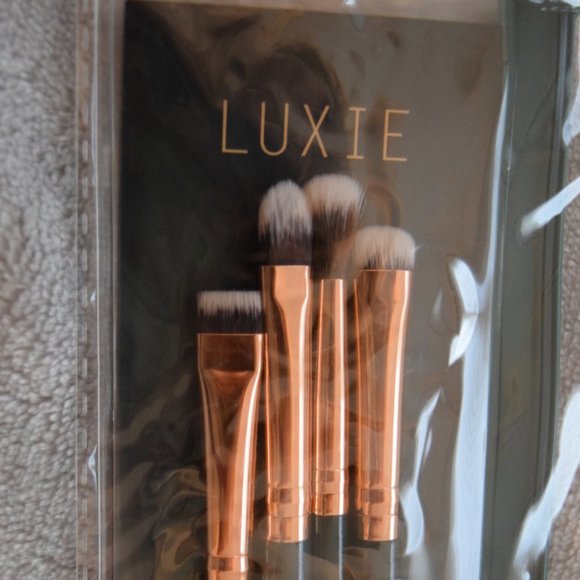 LUXIE Premium Synthetic Brushes Enchanted Eye Set NWT - Picture 4 of 5